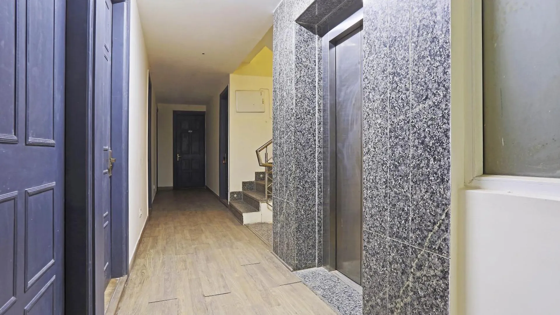 Hotel Twamev Residency Uttam Nagar Couple Friendly دلهي